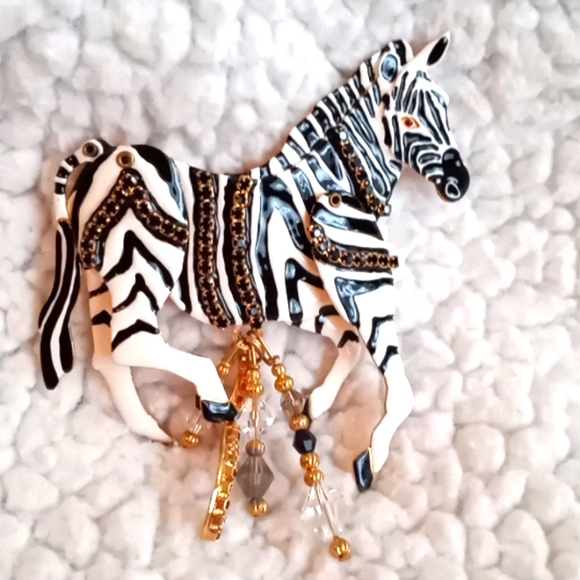 LATR2GO Jewelry - LATR2GO ZEBRA 🦓 PIN/ENHANCER